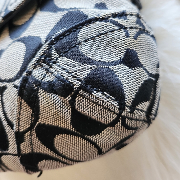 Coach Y2K Vintage Signature Soho Bag - Picture 3 of 14